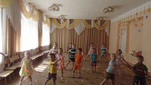 танец с ленточками(светит солнышко)