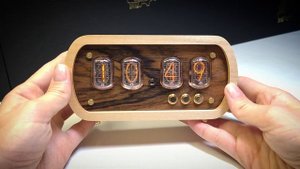 Ламповые часы "Клён + Лауро прето" на газоразрядных индикаторах ИН-12