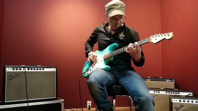Fender Custom Shop 63 Strat Heavy Relic Sea Foam Green - Clean DLX RVB | GUITARKING смотреть онлайн