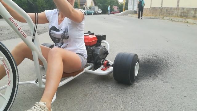 Кадиллак Дриф-трайк Drifttrike Гонки. смотреть онлайн