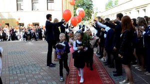 Первоклассники линейка 1 сентября 2016