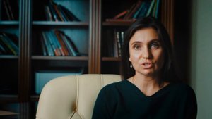 Женщина-плюс, женщина-минус. Почему важно принять себя такой, какая есть 18+