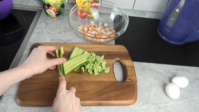 Салат из крабовых палочек  и брокколи. Мой рецепт  Ну очень вкусно!