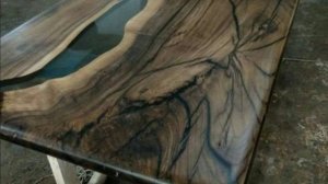 Показал соседу эту столешницу из эпоксидки, нет у меня соседа. Стол из дерева и эпоксидной смолы