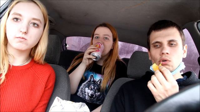 МУКБАНГ  РОЛЛЫ  РАЗГОВОРЫ  ОТМЕЧАЕМ ДЕНЬ ДРУЖБЫ С АНЮТОЙ