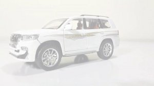 Diecast Model Prado Unboxing Scale Size 1:24