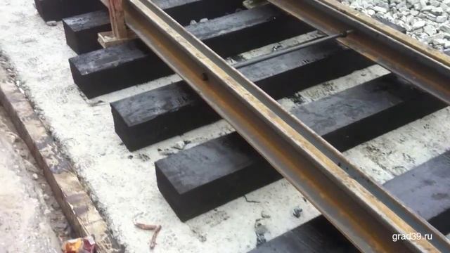 ул.9 апреля, началась укладка рельс. смотреть онлайн