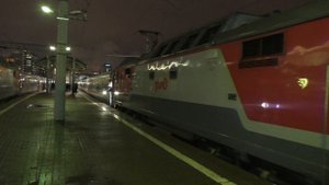 Поезд № 71 Москва – Белгород отправляется с Курского вокзала. Двухвагонные сцепы