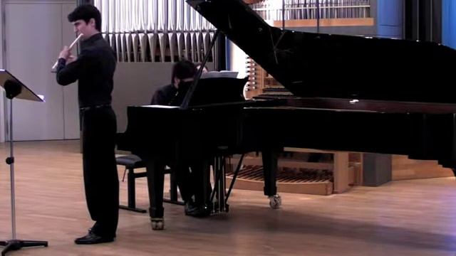Vítor Diniz and Wataru Yoshida play Poulenc Sonata (part 2) смотреть онлайн