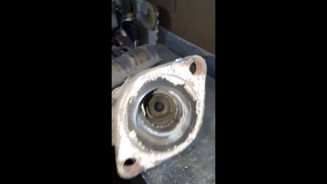 Замена катализатора за пламегаситель Kia Cerato смотреть онлайн