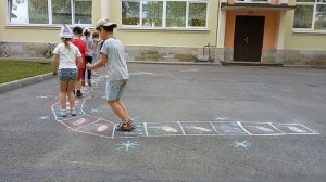 Музыкальные классики. Музыкальное занятие летом на улице.
