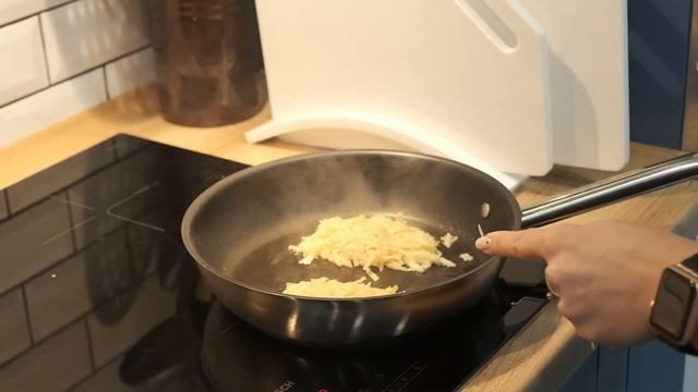 Рецепт БЕЛОРУССКОЙ ПИЦЦЫ или ДРАНИКИ ПОД ШУБОЙ. Готовим обычные драники по-новому. Без муки и яиц!