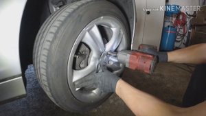 Mercedes W203. Замена нижних передних рычагов и настройка ступечного подшипника