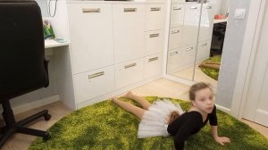 Гимнастика. Как научиться делать волну. Gymnastic. How to learn how to make a wave.