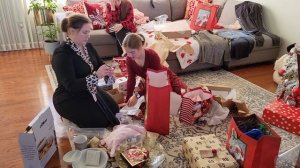 ОТКРЫВАЕМ РОЖДЕСТВЕНСКИЕ ПОДАРКИ /США /