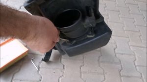 Чищу ДМРВ и меняю воздушный фильтр на Форд Фокус 2.