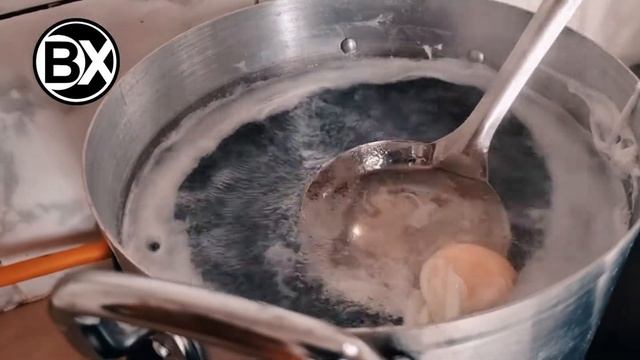 CRAZY SCIENCE IDEAS WITH EGGS смотреть онлайн