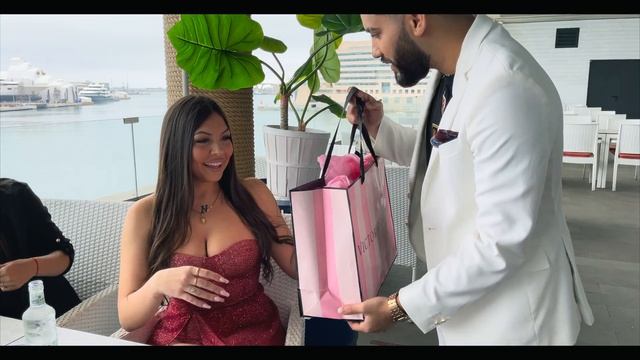 Fran y Nico - Shaky Shaky смотреть онлайн