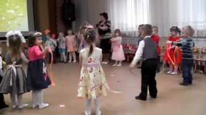 "Танец солнечных лучиков" /мл. гр/ Евтодьевой Аллы