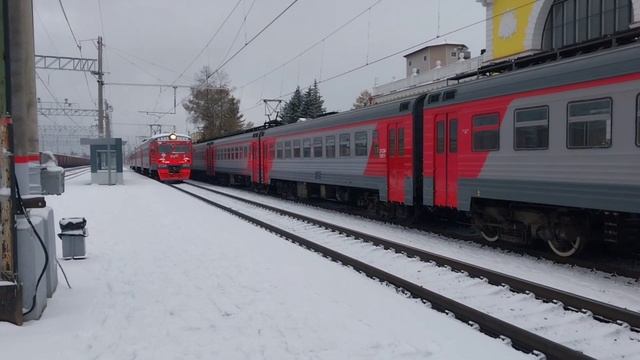 ЭТ2М  8035 сообщениеМ Волхов-строй-лодейное поле. на  ст.Волховстрой. ОКТ.ЖД. 28.10.2023.