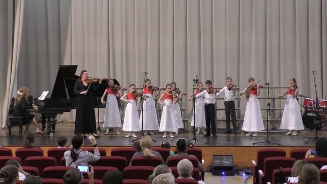 Темнов. "Весёлая кадриль". Ансамбль скрипачей младших классов ДМШ №1 г.Керчь, рук. Крылова Н.Д. смотреть онлайн