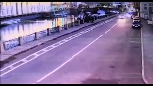 Автокран упал в реку. Санкт-Петербург.
