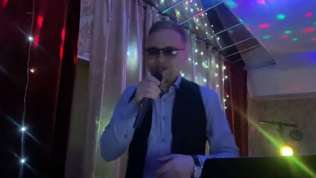 Юрий Собянин - Кавер «А я несу тебе цветы» смотреть онлайн