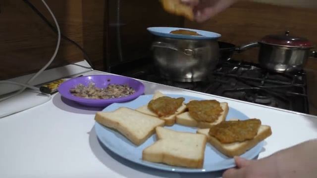 Шикарный обед из одной банки консервы смотреть онлайн