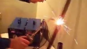 Демонстраци яработы газосварочного аппарата ЛИГА