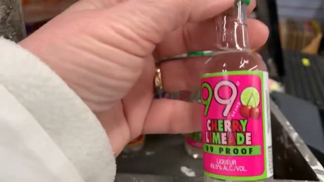 США, ПРОДАВЕЦ В ОРУЖЕЙНОМ МАГАЗИНЕ СДЕЛАЛ КОМПЛИМЕНТ😍 ЗАЖИГАЕМ С СЕСТРИЧКОЙ В РЕСТОРАНЕ!❤️