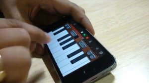 iPhone GarageBand (Piano) App | Ovvundraai Thirudugiraai (Jeeva) | Instrumental cover by Ramalingam