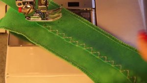 Трёхстежковый зигзаг. Строчной зигзаг. Обработка трикотажа.