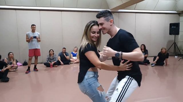 Rick e Larissa - Brazilian Zouk - Complicado (Vitão & Anitta) смотреть онлайн