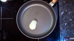 ЯИЧНИЦА лайфхак РЕЦЕПТ. ГЛАЗУНЬЯ на завтрак с помидорами и сыром