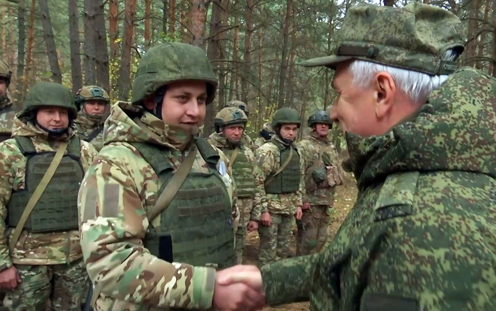 Бойцам группировки "Запад" вручили государственные награды / События на ТВЦ