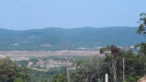 Куда съездить на байке на острове Фукуок. Красивое место вид с горы на аропорт Фукуока.