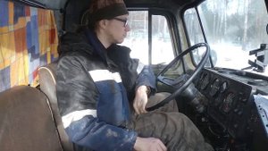 Урал 5557 лесовоз. Несколько обычных рабочих дней