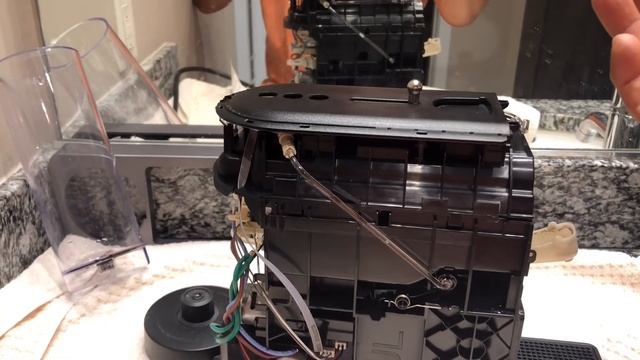 Nespresso How to Fix Drain to Drip Pan смотреть онлайн