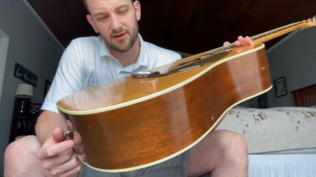 1963-64 Fender King Acoustic Guitar смотреть онлайн