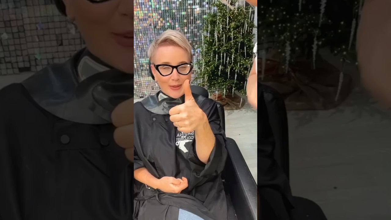 Стрижка Пикси с окрашиванием в блонд на кудрявые волосы/Pixie haircut with blonde coloring for curly