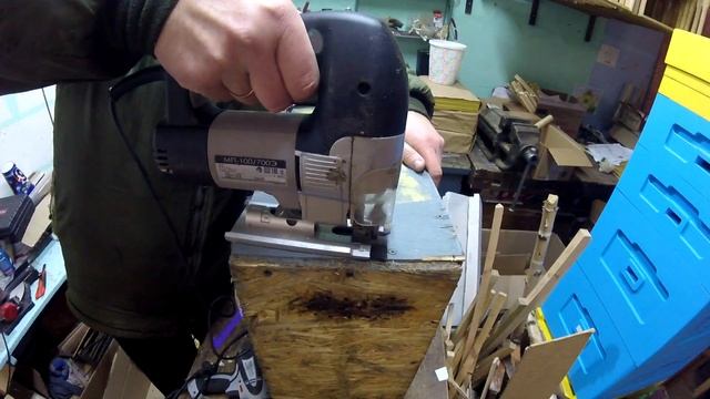 Ловушка на пчёл - двухъярусная. Манит пчёл по два раза за сезон. смотреть онлайн