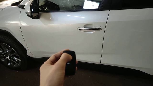 Штатный автозапуск с приложения Toyota RAV 4 смотреть онлайн