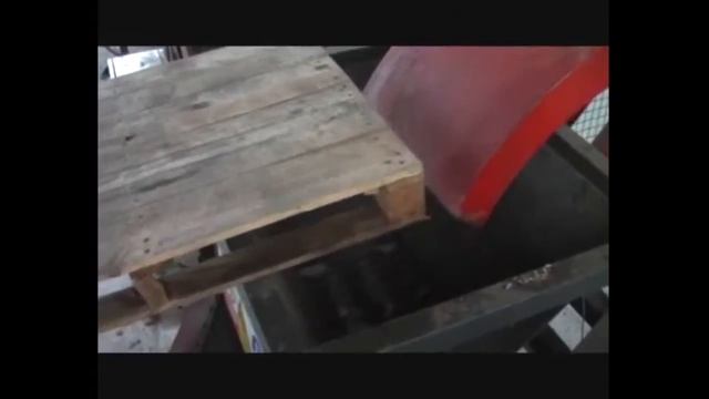 Шредер дерева, оконных рам двухвальная дробилка DR160. http://www.netmus.ru