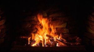Час успокаивающих и расслабляющих звуков камина