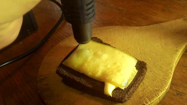 НЕОБЫЧНЫЙ СПОСОБ ГОТОВКИ БУТЕРБРОДА.ЧТО БУДЕТ ЕСЛИ ТЕРМОФЕНОМ ПРИГОТОВИТЬ ГОРЯЧИЙ БУТЕРБРОД смотреть онлайн