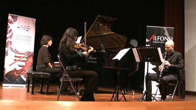 #D.Milhaud Trio for #violin, #clarinet and #piano смотреть онлайн