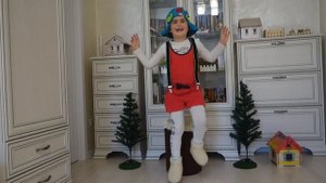 "Пестрый колпачок". Танец и песенка.