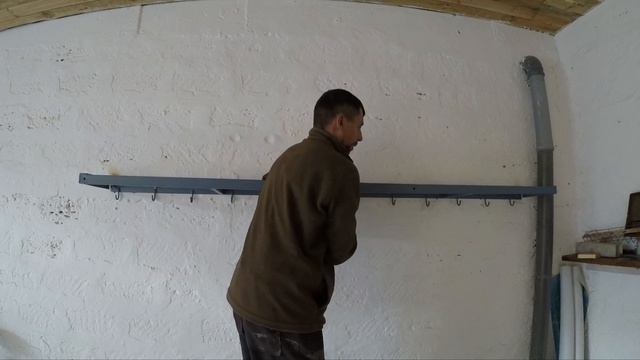 КАК Я СДЕЛАЛ ПОЛКУ+ВЕШАЛКУ #строительствогаража ИЗ МЕТАЛЛА 2 ч СВОИМИ СИЛАМИ