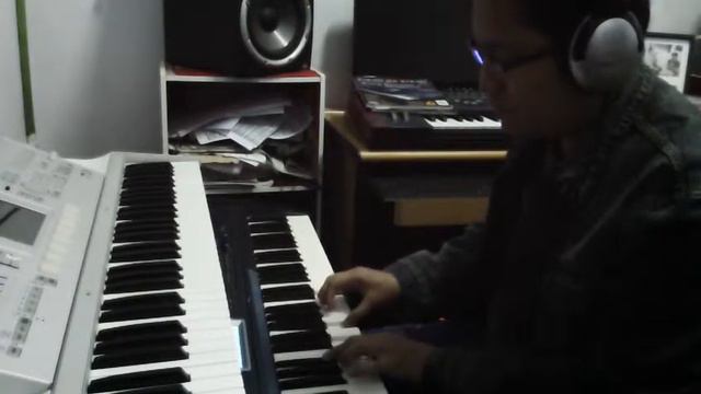 few sounds of my Korg Triton Extreme.. смотреть онлайн