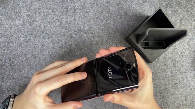 Motorola RAZR 2019 - 2020. Распаковка и Первое Впечатление. Легенда с Гибким Экраном в 2021 году ?